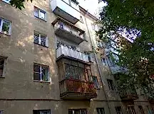 Монтаж остекления и обшивка балкона в "хрущевском доме"